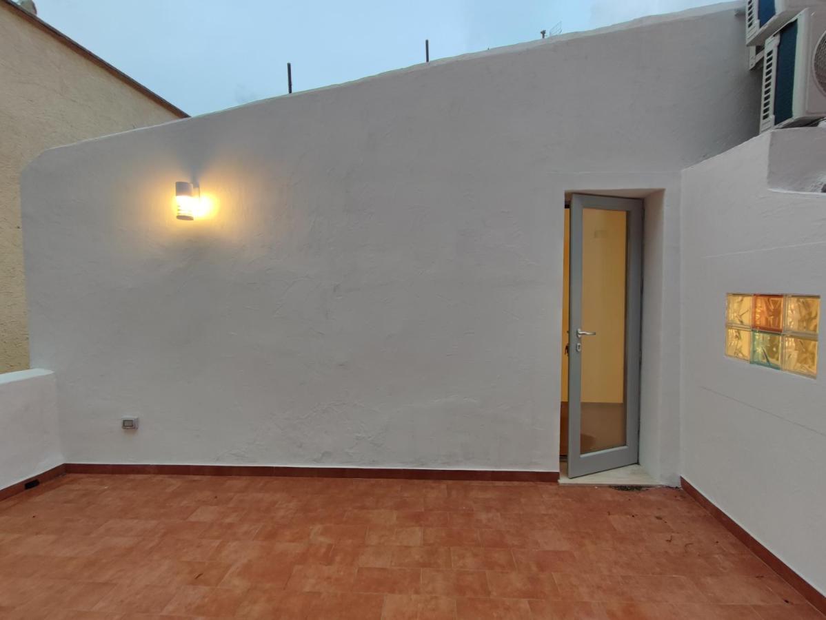 Residenza Nel Borgo L'Appusentu Bed & Breakfast Castelsardo Exterior photo